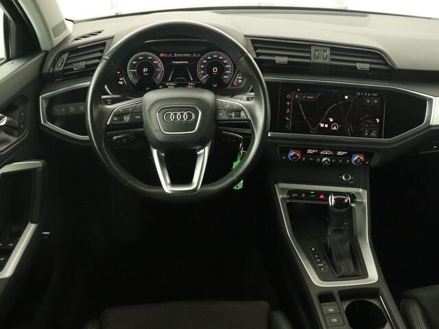 Audi Q3 45 TFSI e S edition | Stoelverwarming | Adaptive cruise | Virtual Cockpit | Half leder | Camera | Carplay | Sportstoelen | Navigatie | Full LED | PHEV | Plug In