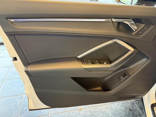 Audi Q3 35 TFSI S Edition ** 20inch ** Black Optic ** Stoelverwarming