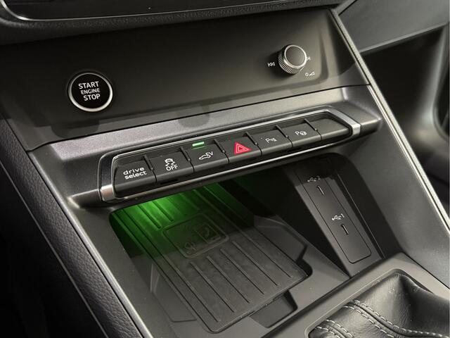 Audi Q3 45 TFSI e S-line 2x / Pano / Leder / Camera / Keyless