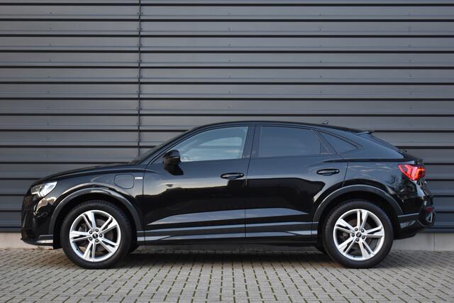 Audi Q3 Sportback 45 TFSI e S Line | 360 Camera | Lederen Bekleding | Black Optic | Sfeerverlichting | 3X S-Line | Stoelverwarming |
