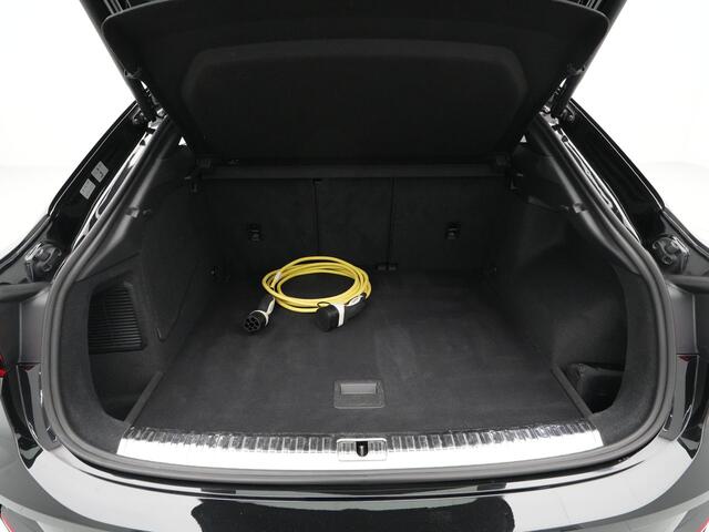 Audi Q3 Sportback 45 TFSI e 204pk S-line Trekhaak Panorama dak 20"velgen Matrix LED Keyless 360 Camera 16