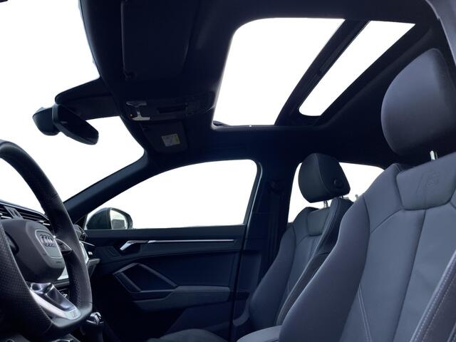 Audi Q3 Sportback 45 TFSIe S-line Black Pano sfeerverlichting