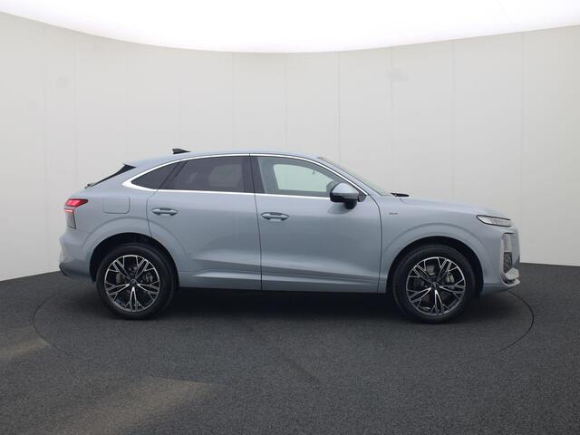 Audi Q3 Sportback 1.5e-hybrid 200kW/272PK S Line · Camera · Stoelverwarming ·Apple/Android Car Play · Garantie tot oktober 2027