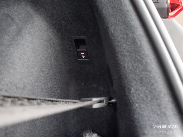 Audi Q3 45 TFSI e S-Line Pano SONOS Trekhaak Sfeer Chronos 20"