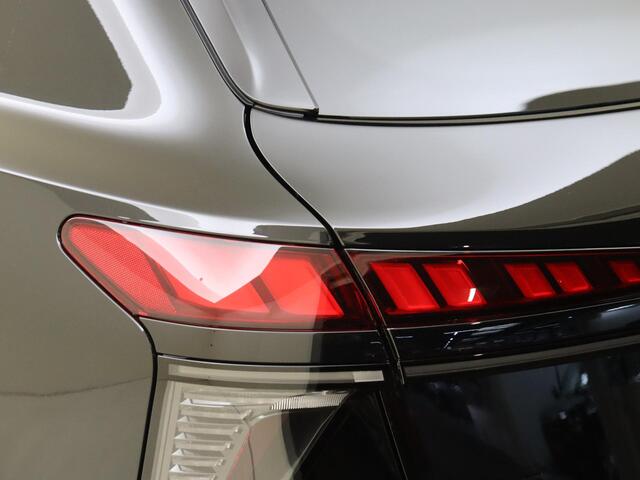 Audi Q3 1.5 200kW e-hybrid S edition | Panoramadak | Parkeerassistent Plus | Keyless | Achteruitrijcamera | Sfeerverlichting | Dodehoek detectie | Optiek zwart | Lederen bekleding |