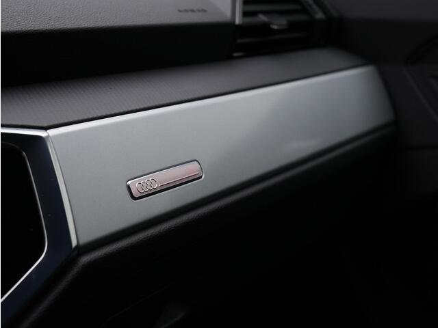 Audi Q3 Sportback 35 TFSI 150 pk S-tronic Advanced Edition / S-Line | Stoelverwarming | Navigatie | Parkeersensoren voor/achter