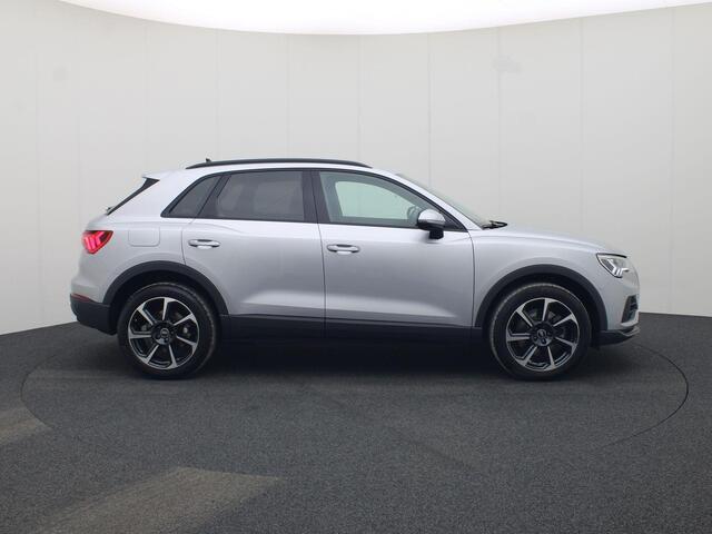 Audi Q3 45 TFSIe 180kW/245PK Business · Leder/stof · Drive select · Navigatie · Stoelverwarming ·