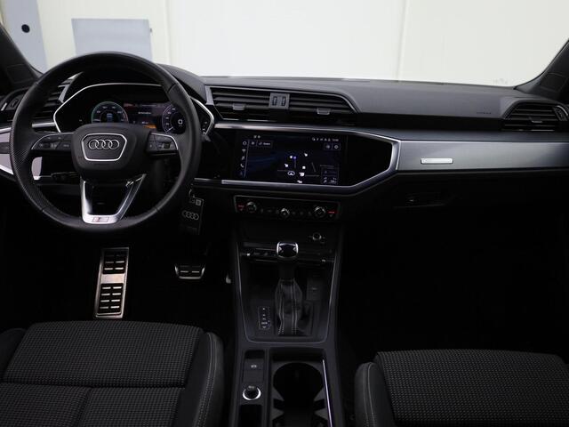 Audi Q3 45 TFSIe 180kW/245PK Business · Leder/stof · Drive select · Navigatie · Stoelverwarming ·