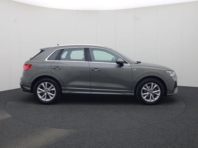Audi Q3 35 TFSI/150PK S Edition · Trekhaak · Apple/Android Car Play · Keyless · Navigatie