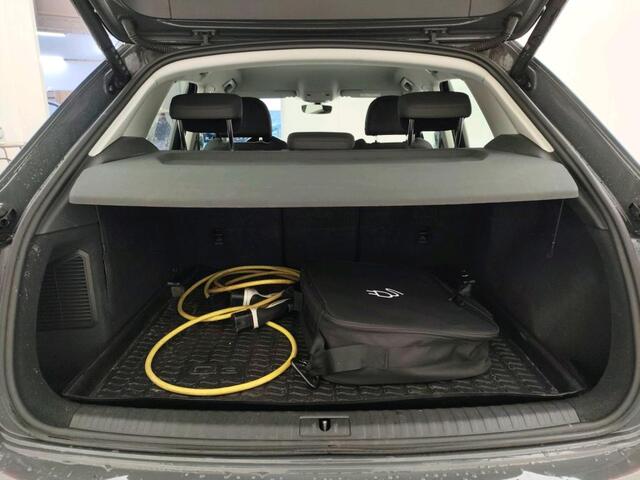 Audi Q3 45 TFSI e Business Edition Navigatie Pdc Acc Android/Carplay Lm velgen Bumper Sierlijst RV en beetje liefde