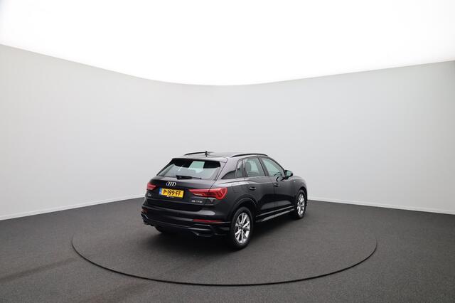 Audi Q3 35 150PK TFSI S-edition PANORAMA - LEER - ACC NL-AUTO