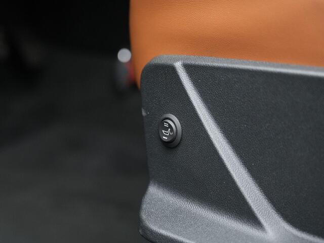 Audi Q3 35 TFSI 150 pk S-tronic Pro Line | Leder | Stoelverwarming | Parkeersensoren achter | Carplay