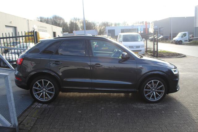 Audi Q3 1.4 TFSI CoD Automaat S-Line Lederen bekleding/Stoelverwarming/Navigatie/Cruise control/Parkeersensoren rondom/Elektrische achterklep/Led koplampen