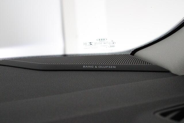 Audi Q3 45 TFSI e 245pk Business Edition B&O Keyless Camera Keyless Virtual Cockpit Navigatie