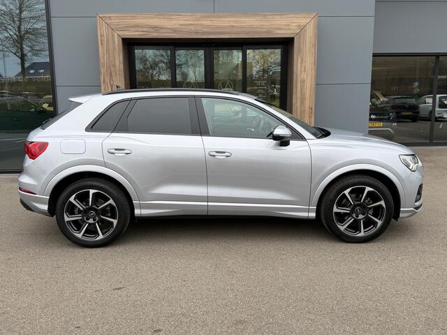 Audi Q3 35 TFSI 150pk S-tronic Advanced | Trekhaak | Zwart optiek | Dode hoek | Keyless | Alcantara | Carplay | Rijklaar incl. Bovag garantie