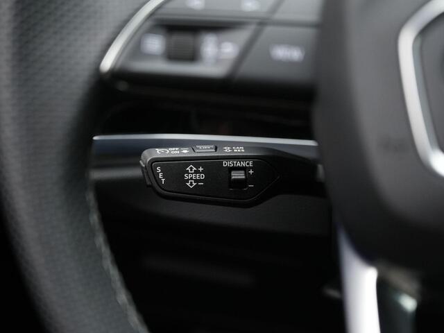 Audi Q3 Sportback 45 TFSI e 245 pk S-tronic S-Line | Leder/alcantara | Stuur-/stoelverwarming | Achteruitrijcamera | Adaptive Cruise