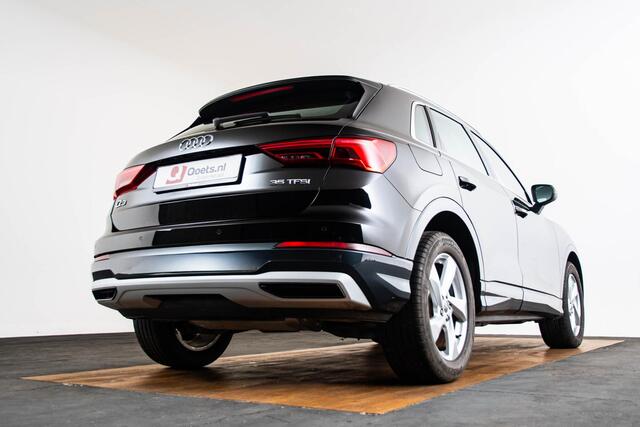 Audi Q3 35 TFSI Business Edition Adaptive cruise control - Parkeerhulp achter - Audi virtual cockpit - Connectivity pakket - Stoelen, vóór verwarmbaar - Binnenspiegel, automatisch dimmend - Grootlichtassistent -