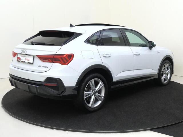 Audi Q3 Sportback 45 TFSI e S Edition | Panoramadak | Achteruitrijcamera | Dodehoek detectie | Adaptieve cruise control | CarPlay | Audi virtual cockpit | Stoelverwarming |
