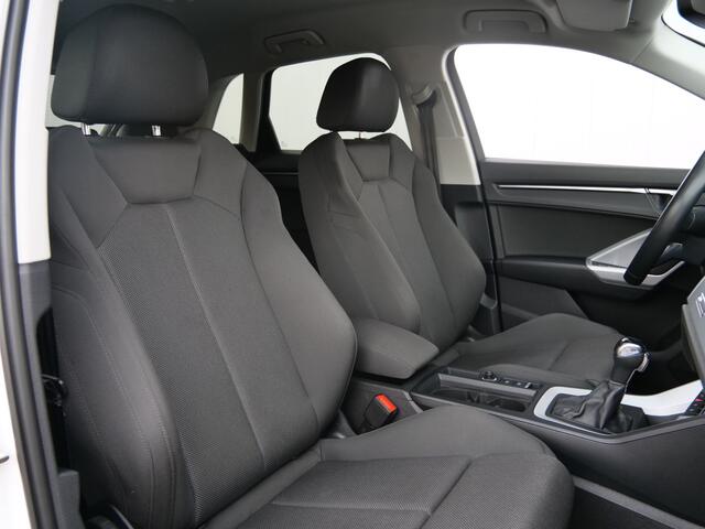 Audi Q3 45 TFSI e S edition 245 Pk Automaat DAB / Apple Carplay / Camera / Trekhaak / Stoelverwarming