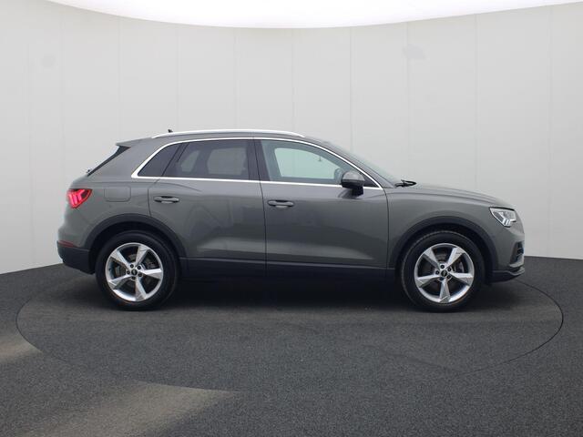 Audi Q3 45 TFSIe 180kW/245PK Business · S Line interieur · Apple/Android Car Play · Navigatie · Trekhaak · Drive select