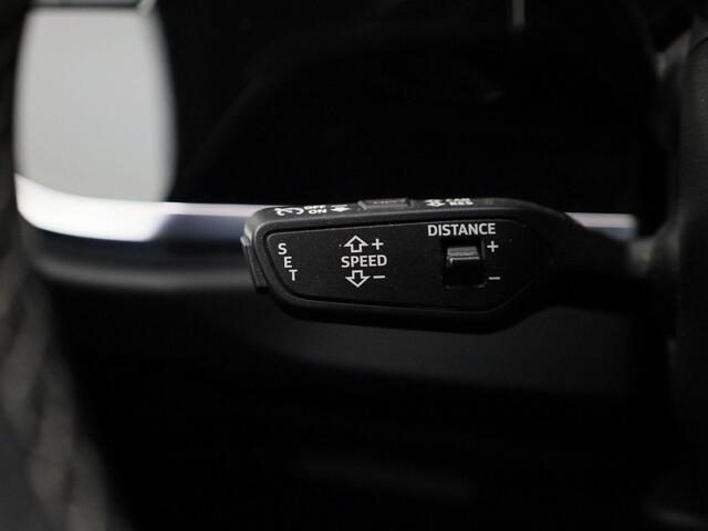 Audi Q3 45 TFSIe 180kW/245PK Business · S Line interieur · Apple/Android Car Play · Navigatie · Trekhaak · Drive select