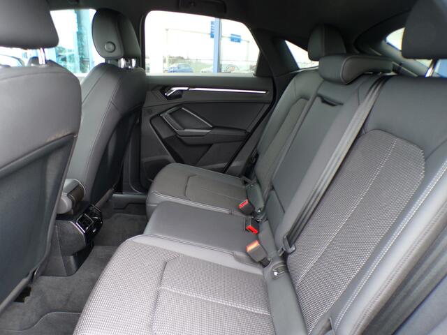 Audi Q3 Sportback 35 TFSI S Edition, Full LED / Carplay + Android Auto / Camera + Sensoren / 19' Sportvelgen