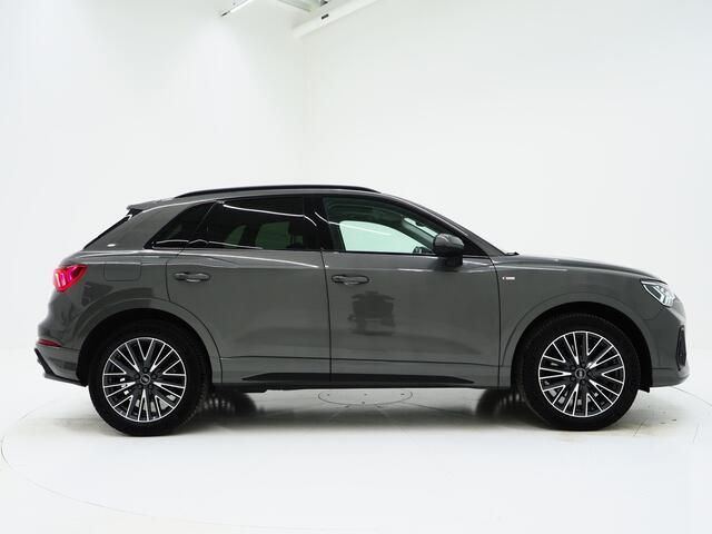 Audi Q3 45 TFSI e S-Line Edition Black | Panoramadak | Two Tone Leder | Sonos | Alcantara Design | Adaptive Cruise