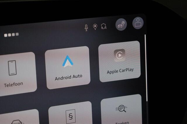 Audi Q3 S edition e-hybrid 272 pk | Tech plus | Velgen 19 inch | Sportstoelen zwart leder-kunstleder