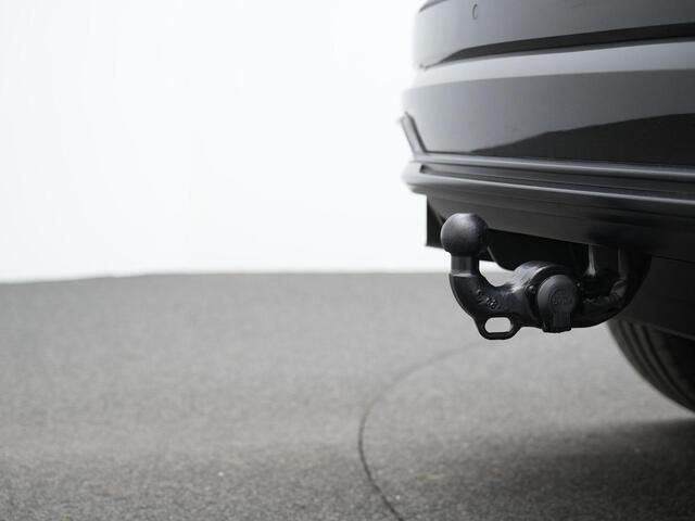 Audi Q3 45 TFSI e 245 pk S-Line | Panoramadak | Trekhaak | Achteruitrijcamera | Stoelverwarming | Adaptive Cruise
