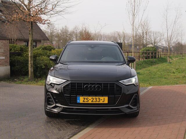Audi Q3 35 TFSI S Line | Black Optic | Virtual Cockpit | Apple Carplay | NL-Auto | Automaat | 20 inch |