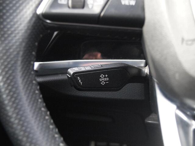 Audi Q3 35 TFSI S Line | Black Optic | Virtual Cockpit | Apple Carplay | NL-Auto | Automaat | 20 inch |