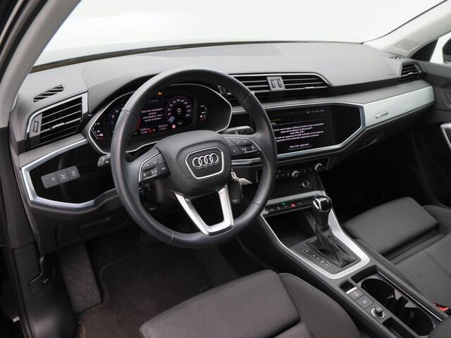 Audi Q3 45 TFSi e 245 Pk Automaat Advanced edition | Camera | Stoelverwarming | Carplay | Adaptive Cruise | 19 Inch | 13.438 Km !!
