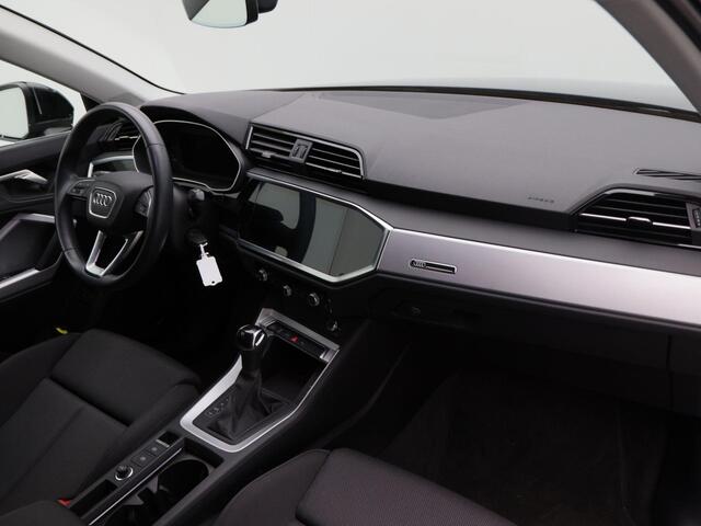Audi Q3 45 TFSi e 245 Pk Automaat Advanced edition | Camera | Stoelverwarming | Carplay | Adaptive Cruise | 19 Inch | 13.438 Km !!