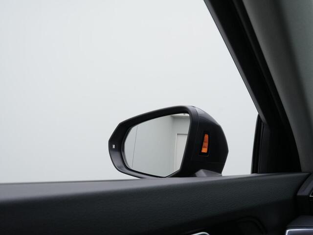 Audi Q3 Sportback 45 TFSI e 245 pk S-Line | Trekhaak | Stoelverwarming | Audi Drive Select | Parkeersensoren achter