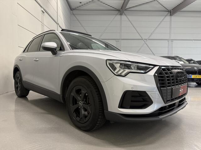 Audi Q3 45 TFSI e Edition PANO/TREKHAAK/LEER-SPORT/MEMORY/ACC/MATRIX/SFEER/KEYLESS/CARPLAY/EL.A.KLEP/DONKERE-HEMEL/BLACK-OPTIC/FLORETTSILBER/VOLLEDIG AUDI DEALER HISTORIE