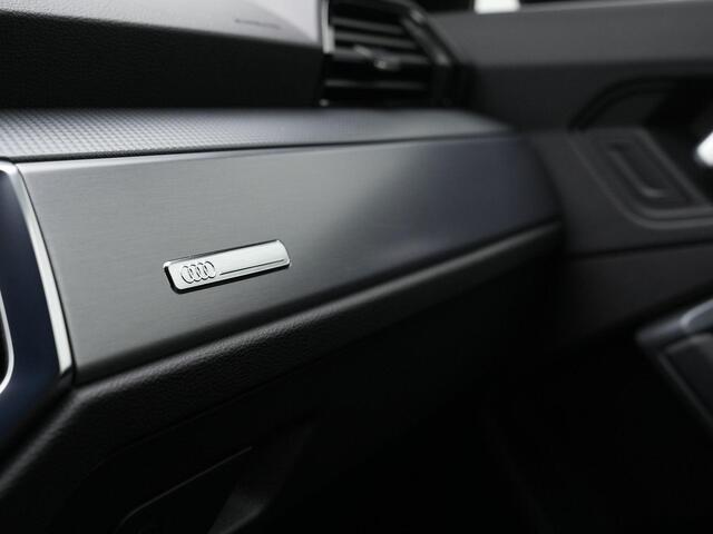 Audi Q3 Sportback 35 TFSI 150 pk S-tronic S-Line | Panoramadak | Leder | Elektrische stoelen | Achteruitrijcamera | Stoelverwarming