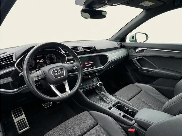 Audi Q3 45 TFSI e S edition 245pk | Panoramadak | Navgatie | Keyless Entry | Matrix Led |