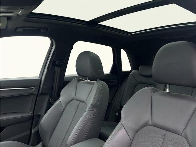 Audi Q3 45 TFSI e S edition 245pk | Panoramadak | Navgatie | Keyless Entry | Matrix Led |