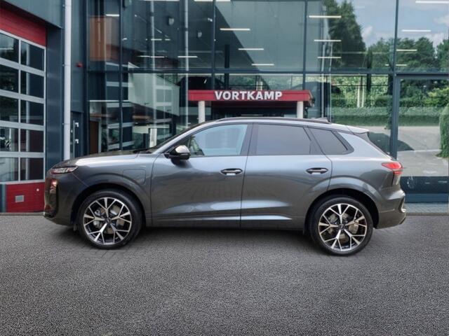 Audi Q3 1.5 TFSI E-HYBRID 272PK S-LINE CAMERA/PANO-DAK/ELEK-KLEP/ACC/STOELVERW