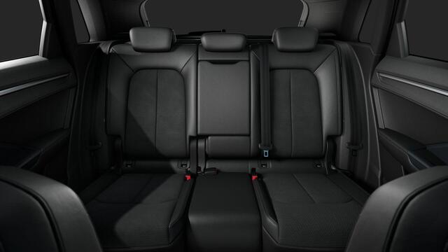 Audi Q3 35 TFSI S edition Competition | 150 PK | Automaat | Panoramadak | Matrix LED koplampen | 20" LM velgen | S line | Sonos premium sound | Dodehoek detectie |