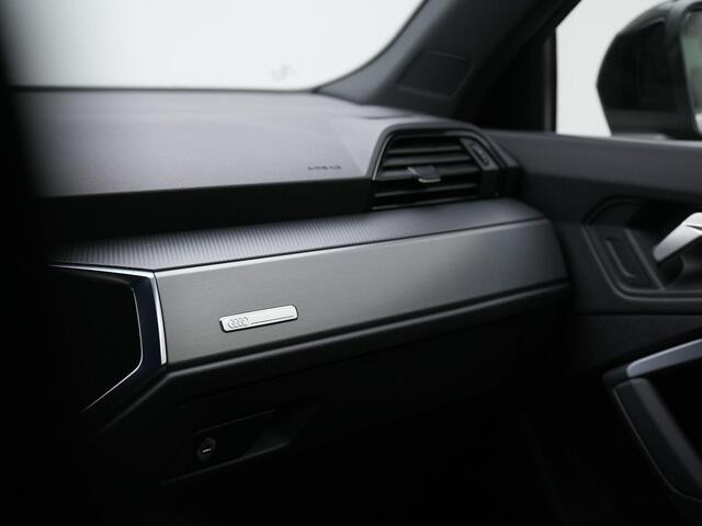 Audi Q3 45 TFSI e 245 pk S-Line | Achteruitrijcamera | Navigatie | Carplay | Elektrische achterklep | Drive Select