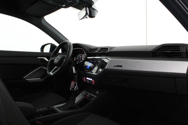 Audi Q3 45 TFSI e S line > 245pk/Trekhaak/Daytona Gray/19 inch