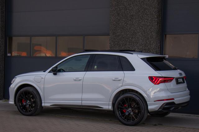 Audi Q3 45 TFSI e S edition | S-Line | Pano | Virtual | Memory Seats | B&O Audio | Matrix LED | Sfeer | 20 Inch Performance | Black Optic | DAB | Carplay | ACC | Climate | BTW | 1 Eigenaar | Dealer Onderhouden | Garantie