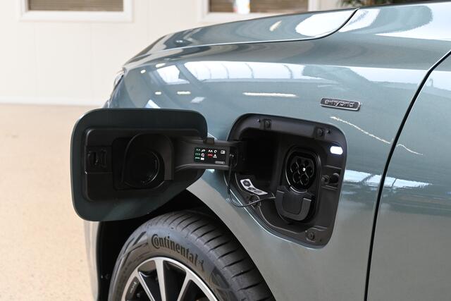 Audi Q3 1.5 e-hybrid 272pk S edition | Matrix | Panoramadak | Keyless | 100% (Dealer) onderhouden label