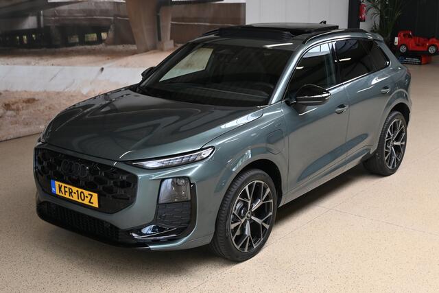 Audi Q3 1.5 e-hybrid 272pk S edition | Matrix | Panoramadak | Keyless | 100% (Dealer) onderhouden label