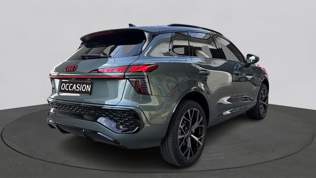 Audi Q3 1.5 200kW e-hybrid S edition / Panodak / Tech Plus