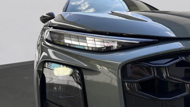 Audi Q3 1.5 200kW e-hybrid S edition / Panodak / Tech Plus