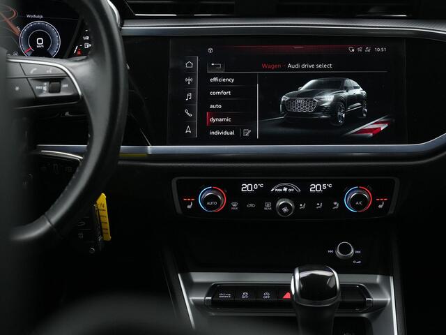Audi Q3 Sportback 35 TFSI 150 pk S-tronic S-Line | Panoramadak | Trekhaak | Leder/alcantara | Achteruitrijcamera | Stoelverwarming | Adaptive Cruise