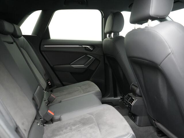 Audi Q3 45 TFSI e S edition PHEV 245pk Dealer O.H. | Adaptive Cruise | Camera | Matrix LED | Sonos Audio | Alcantara Sportstoelen Memory & Verwarmd | Sfeerverlichting | S Line Interieur | Keyless | Blis | Navigatie | DAB | Plug In Hybrid |