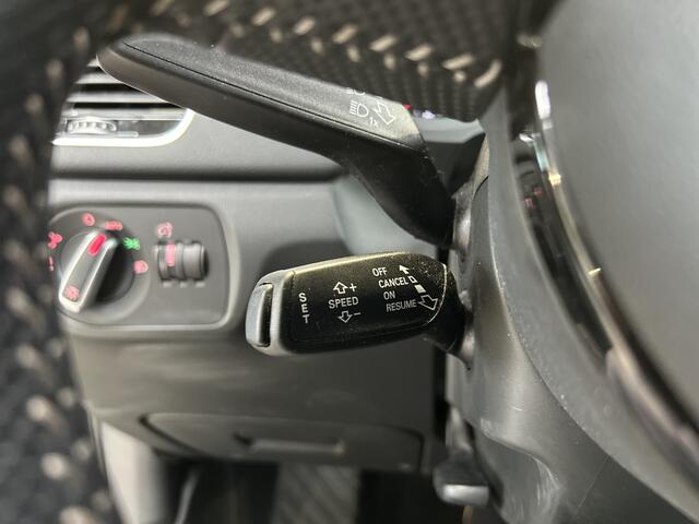 Audi Q3 1.4 TFSI CoD Sport Advance Sport | Trekhaak | Automaat | S-Line | Cruise | Clima | Navi | Elekt. achterklep | 18" LMV |